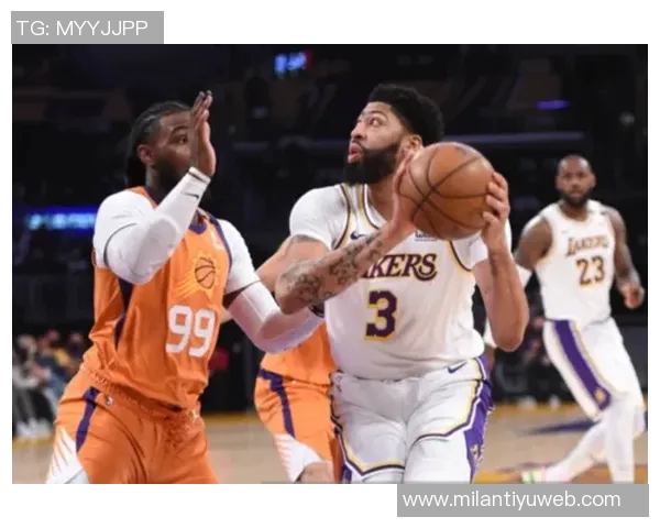 布歇表现出色半场砍下17分7板正负值高达23助球队领先 布歇表现出色半场砍下17分7板正负值高达23助球队领先