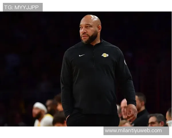 里夫斯赞詹姆斯乐观态度能增强自信心始终保持微笑从不显露低落情绪