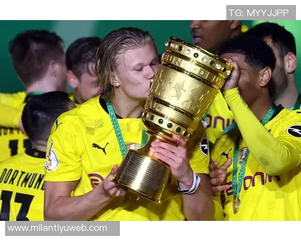 法鹰将帅直言德国杯前两轮缺VAR不合理并揭示多特进球越位争议 法鹰将帅直言德国杯前两轮缺VAR不合理并揭示多特进球越位争议