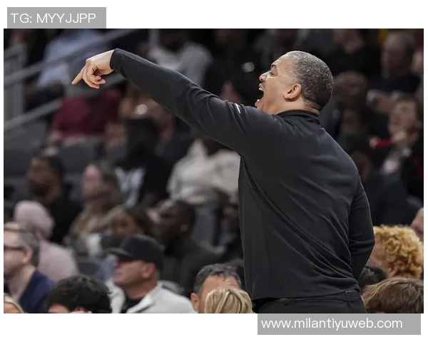 诺曼鲍威尔状态低迷14投仅4中贡献17分4篮板2抢断并有5次失误正负值为负8