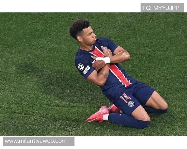 杜埃荣获2025年欧洲金童奖巴黎官方社媒发布祝贺海报 杜埃荣获2025年欧洲金童奖巴黎官方社媒发布祝贺海报