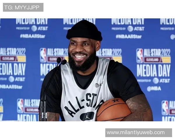 浓眉手部伤势好转无需手术六周后将再评估恢复情况