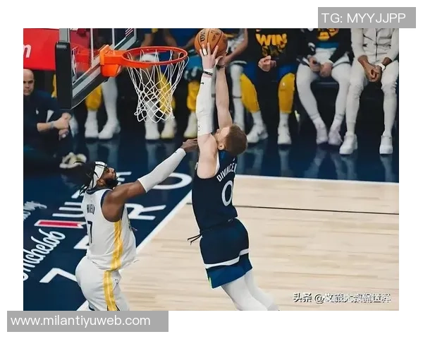 兰德尔高效发挥30分钟砍下26分9板5助助球队取得胜利 兰德尔高效发挥30分钟砍下26分9板5助助球队取得胜利